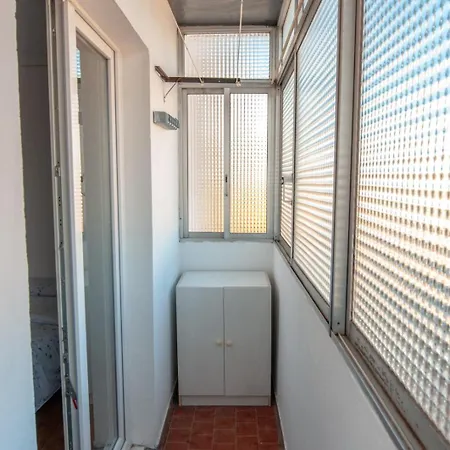 Piso Tranquilo Tres Trabajadores *