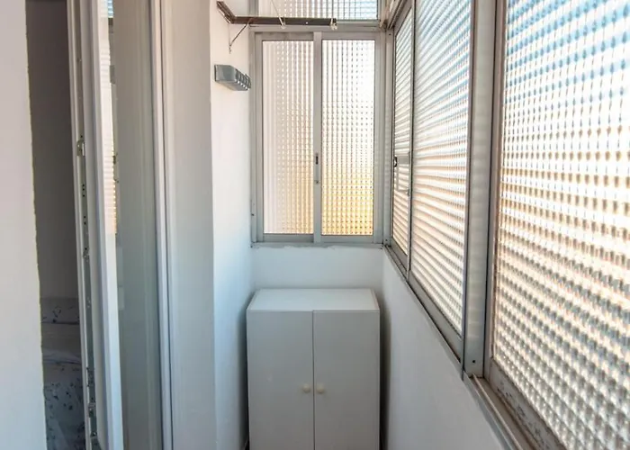 Piso Tranquilo Tres Trabajadores *